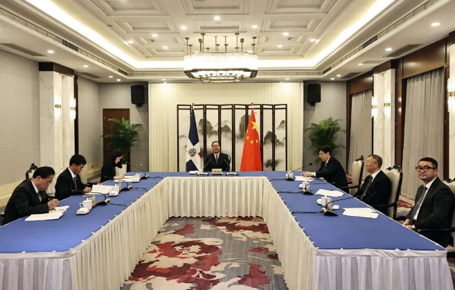 Ebpay环境“助力”多米尼加清运垃圾，毛伟明省长出席线上交接仪式